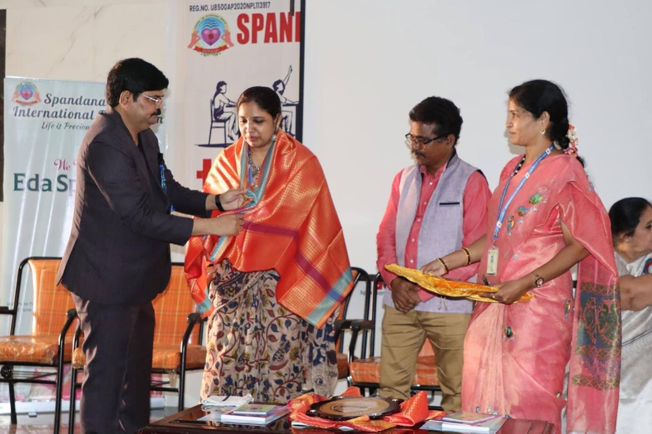 నిరుపేదలకు ఆహార పంపిణీ - Food Distribution for Needy